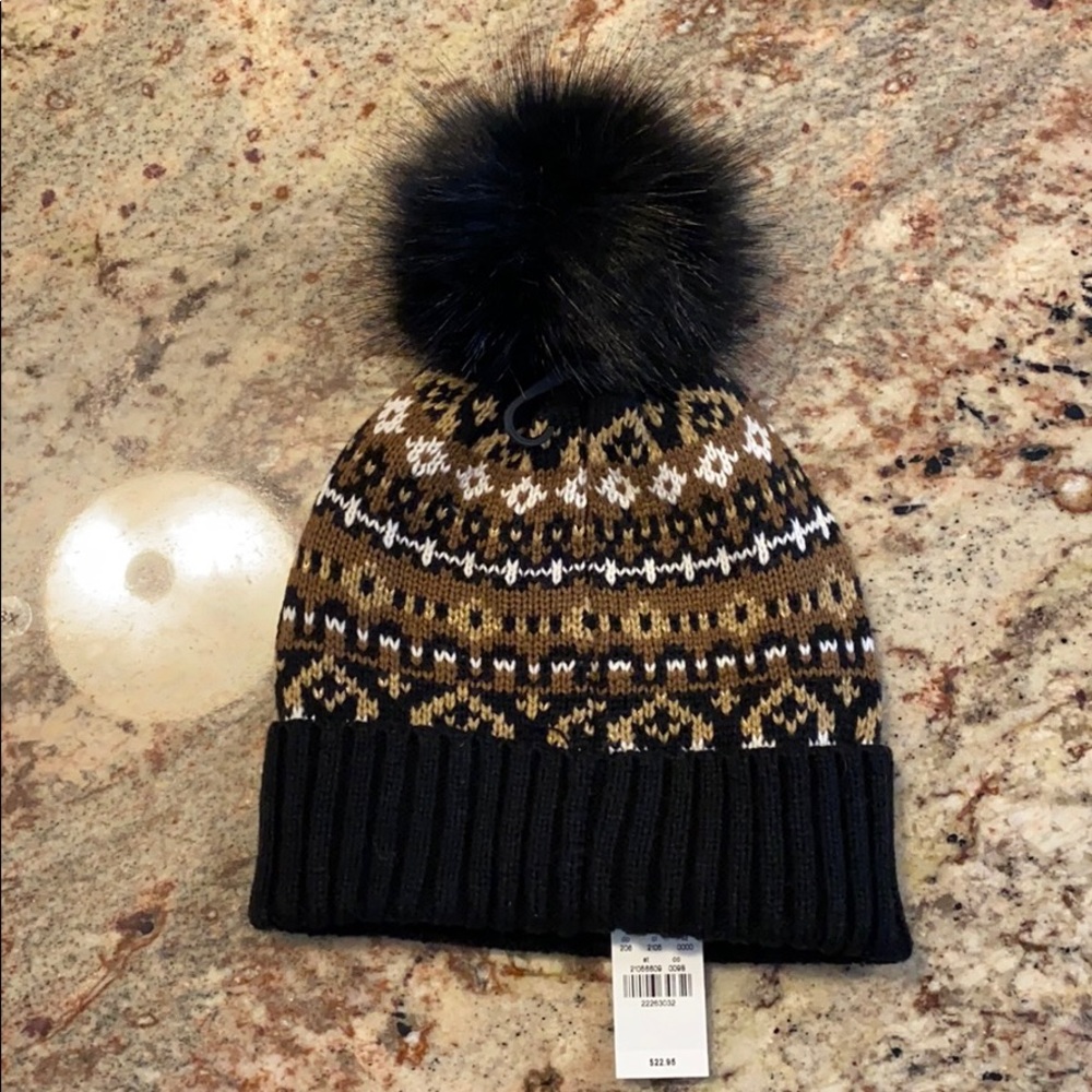 NWT Pom Pom hat